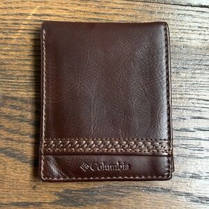 Columbia Men’s Leather Bifold Wallet